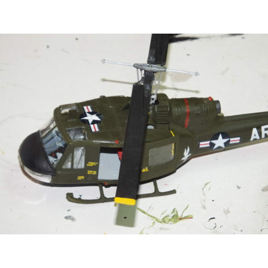 Bell UH-1 Huey 72-019 Scale 1/72