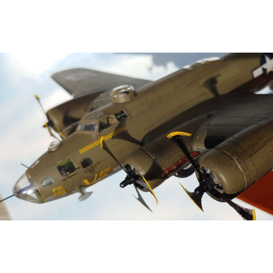 Boeing B-17 Flying Fortress 48-173 Scale 1/48