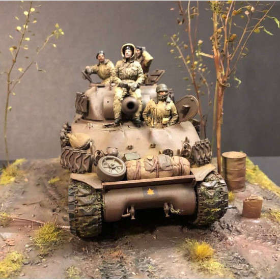 Sherman Tanks 35-004 Scale 1/35